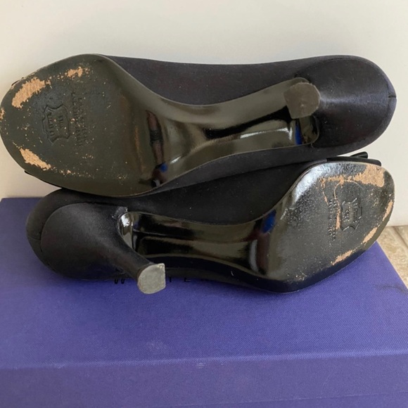 Stewart Weitzman Gigiritz Satin Pump - Picture 5 of 5